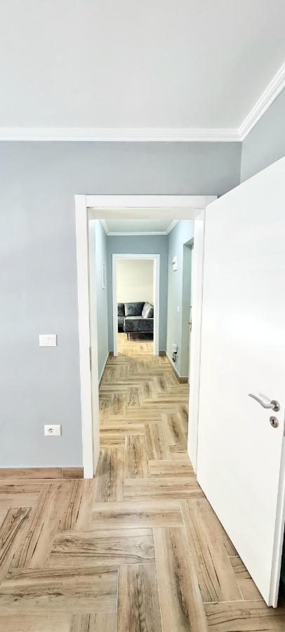 2V1 - 21 Dhjetori Apartment Tiranë Luaran gambar