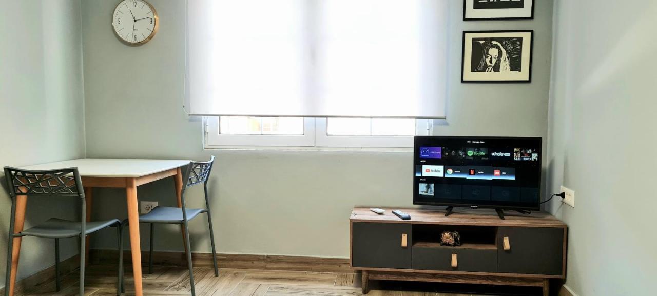 2V1 - 21 Dhjetori Apartment Tiranë Luaran gambar